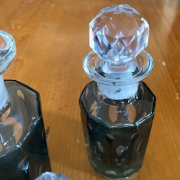 Restoration Hardware Vintage 1980s Forest Green Glass Apothecary Perfume Bottles - Picture 4 of 6